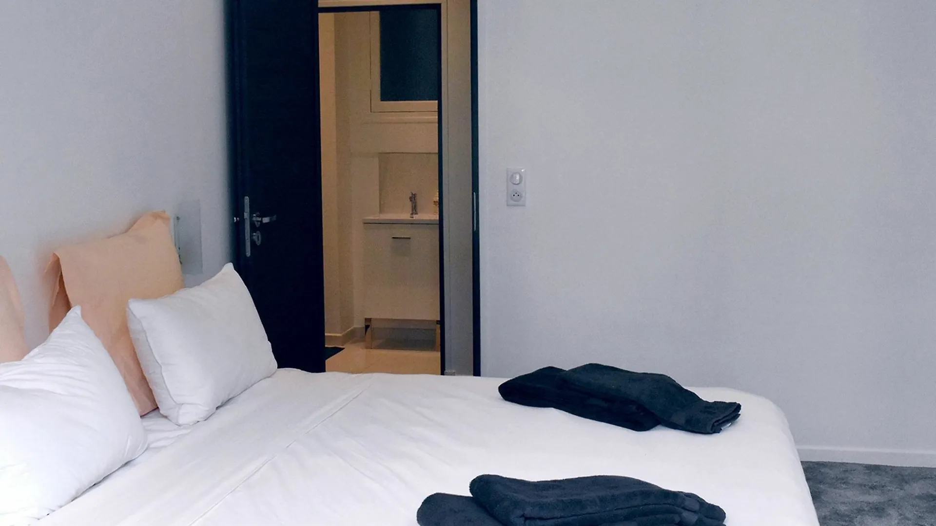 Pelican - Parisian Flat 4 Bedrooms Apartment Paris